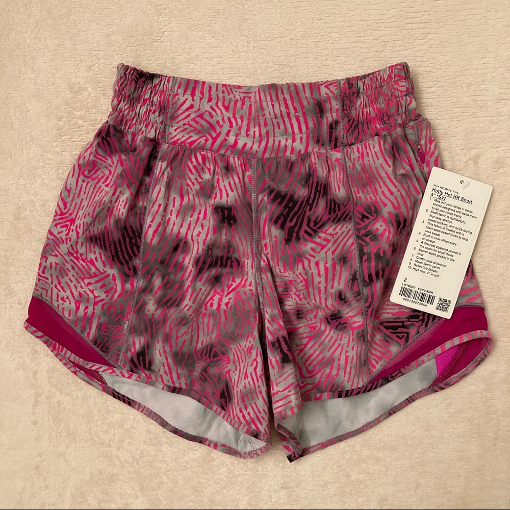 Lululemon SeaWheeze Hotty Hot High-Rise Short 4" - Picture 3 of 7